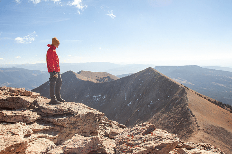 Stats about hiking in the USA with a male hiker